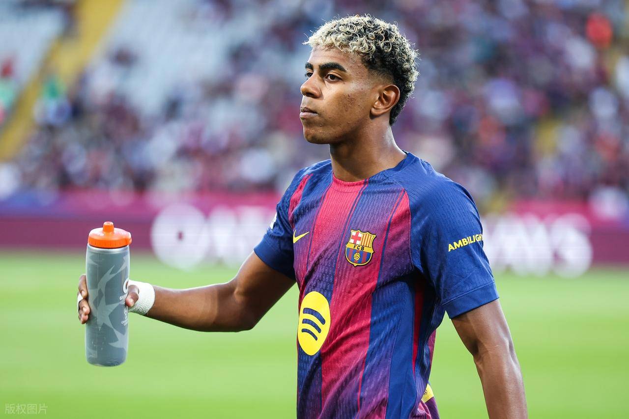 西班牙队曝内讧！亚马尔嘲讽皇马“偷窃”，卡瓦哈尔教训“小弟”