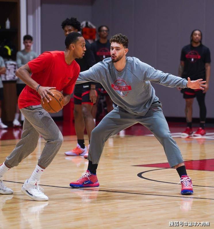 16胜仅2负！一打弱队就来劲？火箭队特点鲜明，裁判也从中作梗