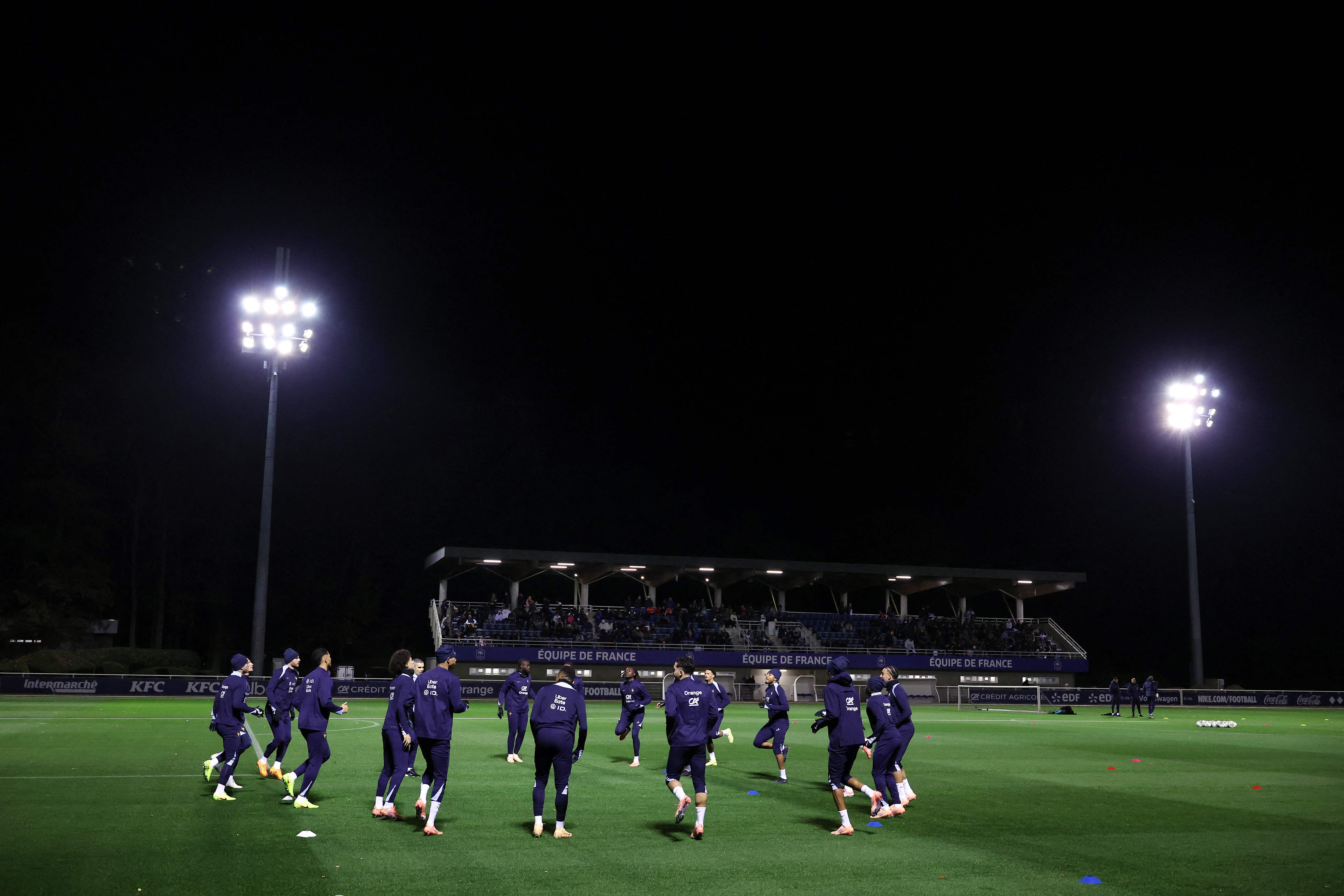 （外代二线）足球——世预赛：法国队赛前备战