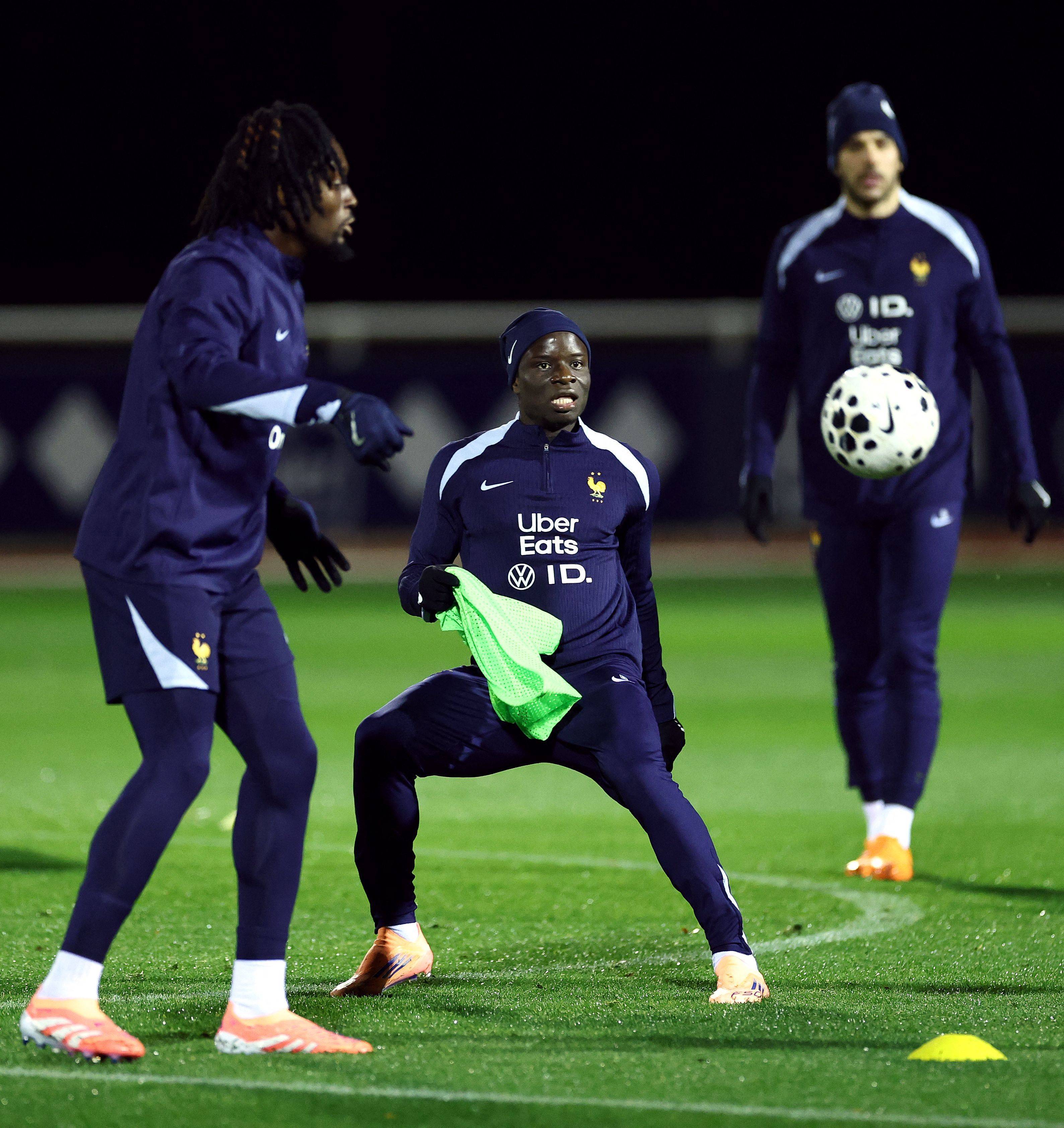 （外代二线）足球——世预赛：法国队赛前备战