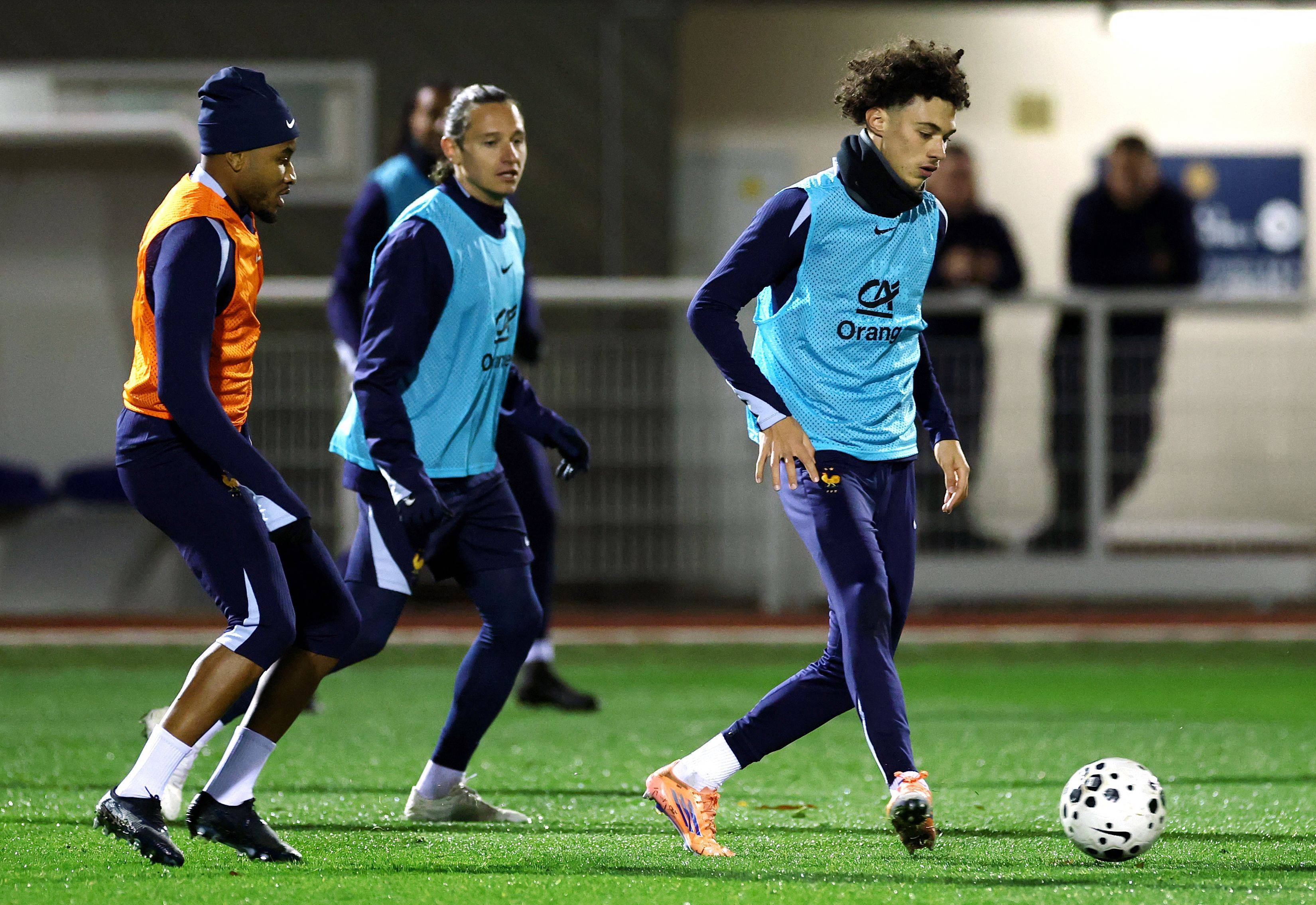 （外代二线）足球——世预赛：法国队赛前备战